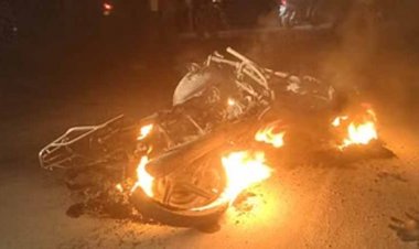 Bihar News : हाईवे पर जिंदा जला युवक, दंपती की भी हालत गंभीर; दो बाइक में जबरदस्त टक्कर