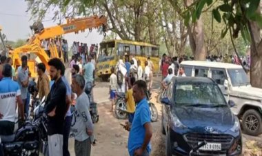 महेंद्रगढ़ के कनीना कस्बे में भीषण सड़क हादसा, स्कूल बस पलटने से 6 बच्चों की मौत