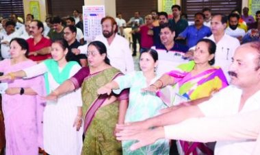 पहले मतदान फिर दुकान की चेम्बर में शपथ