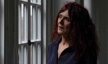 इंडोनेशिया : फिर फटा माउंट रुआंग ज्वालामुखी, आसमान में फैला गुबार और गांवों में बिखरा मलबा