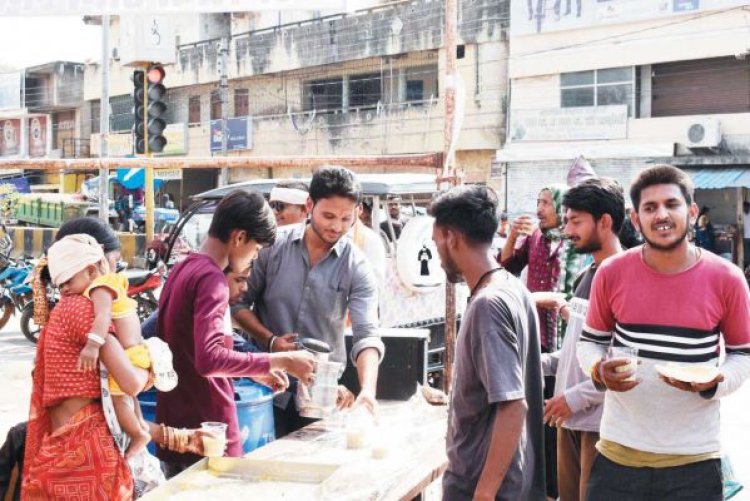 कांग्रेस नेता के जन्मदिन पर लंगर