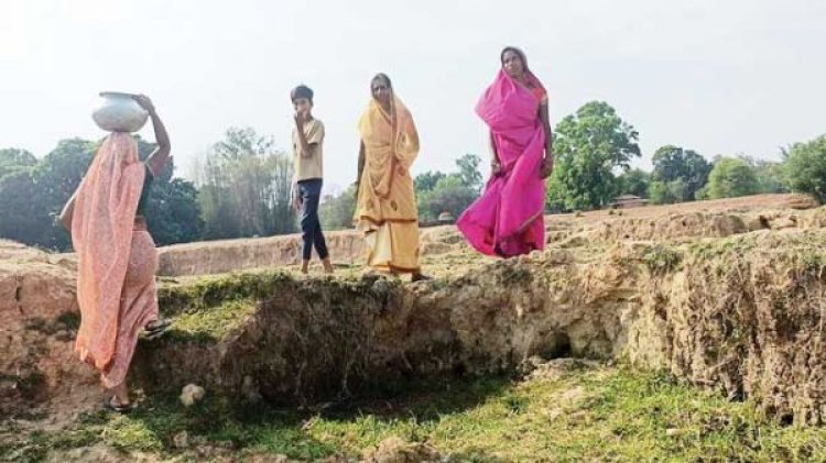 पीने के पानी के लिए तरस रहे ग्रामीण