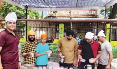 गुरू अर्जुन देव का शहीद दिवस, राहगीरों को शरबत वितरित