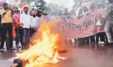 राहुल का पुतला फूंका