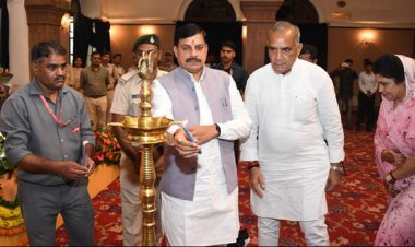 मुख्यमंत्री डॉ. मोहन यादव ने अंतरराष्ट्रीय बाघ दिवस पर कुशाभाव ठाकरे सभागार में दीप प्रज्वलित कर राज्य स्तरीय कार्यक्रम का शुभारंभ किया ।