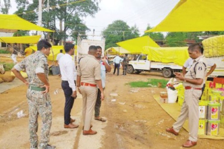 साप्ताहिक बाजार की चेकिंग, कारोबारियों को समझाईश