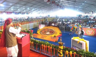 मुख्यमंत्री डॉ. मोहन यादव ने विजयपुर में आयोजित स्व-सहायता समूह सम्मेलन एवं रक्षाबंधन उत्सव समारोह को संबोधित किया।