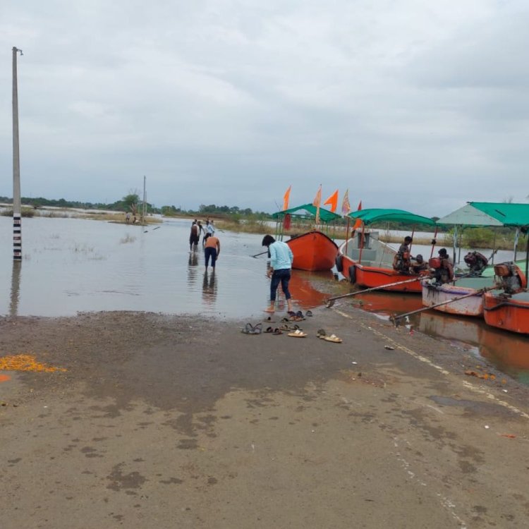 सरदार सरोवर के गेट खोलने से नर्मदा बैकवाटर में कमी:इंदिरा सागर, ओंकारेश्वर बांध के साथ सरदार सरोवर से भी छोड़ा जा रहा