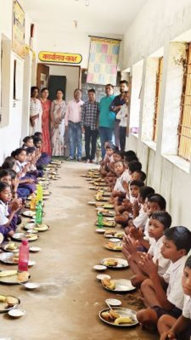 शाला प्रबंधन समिति के अध्यक्ष ने कराया न्योता भोज