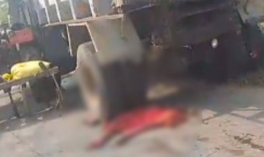 डंपर और ट्रैक्टर की भिड़ंत में महिला की मौत:4 लोग गंभीर, धान कटाई के लिए जा रहे थे; ग्रामीणों ने सड़क पर लगाया जाम