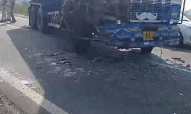 उज्जैन में कार और टैंकर में टक्कर, 4 की मौत:ड्राइवर का शव निकालने काटनी पड़ी गाड़ी; अजमेर से जियारत कार लौट रहे थे