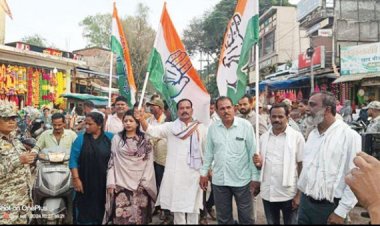 कांग्रेस ने किया मुख्यमंत्री-गृहमंत्री का पुतला दहन