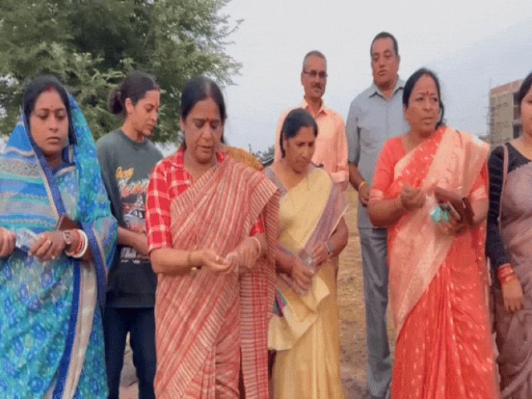 रीवा में महिला कांग्रेस ने किया शुद्धीकरण:आज से धरना-प्रदर्शन शुरू; गैंगरेप की घटना को लेकर सरकार को घेरने की तैयारी