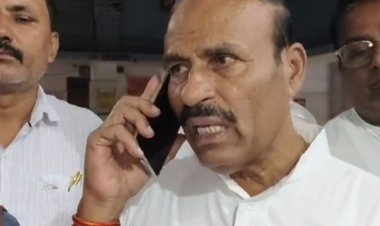 जिला अस्पताल में गंदगी देख नाराज हुए केंद्रीय मंत्री:स्वास्थ्य व्यवस्थाओं को लेकर मरीजों से लिया फीडबैक