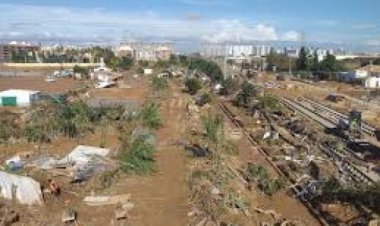 स्पेन के बार्सिलोना में बाढ़ की वजह से फ़्लाइटें रद्द, रेल सेवा पर रोक