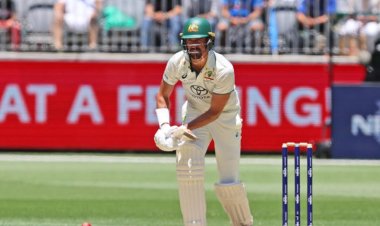 जब ऑस्ट्रेलियाई पुछल्ले बल्लेबाजों ने भारत को निराश किया: पर्थ टेस्ट में स्टार्क ने हमेशा की तरह दमदार प्रदर्शन किया।