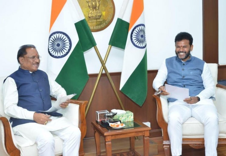 रायपुर : मुख्यमंत्री श्री विष्णुदेव साय ने केंद्रीय नागरिक उड्डयन मंत्री से की सौजन्य मुलाकात