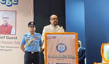 व्हाइट कोट सेरेमनी के अवसर पर नवप्रवेशित चिकित्सा छात्रों ने ली चिकित्सा आचार संहिता की शपथ