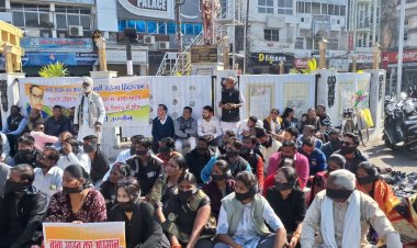 UP बोर्ड 10th सैंपल पेपर:7 मार्च को अंग्रेजी का एग्‍जाम; विद्या प्रकाशन के मॉडल पेपर से करें प्रैक्टिस