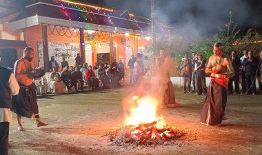 मकर विलक्कू,भक्तों ने अग्नि की परिक्रमा की:अय्यप्पा मंदिर बरखेड़ा में हुई अभिषेक व पूजा, दीप आराधना और भजन संध्या