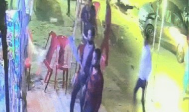 छतरपुर में ढाबे पर चली लाठी-डंडे और कुर्सियां; VIDEO:गाड़ी रोकने को लेकर शुरू हुआ विवाद; आठ लोगों पर FIR