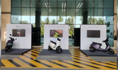 सागर से 87 श्रद्धालुओं का दूसरा जत्था महाकुंभ रवाना:जरूरतमंदों को निशुल्क तीर्थ यात्रा करा रहा रामसरोज समुह; डीआईजी ने दिए टिकट