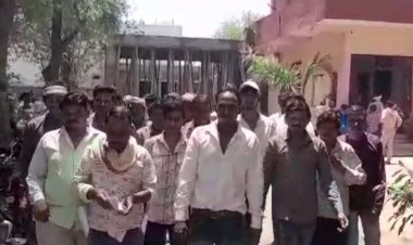 आदिवासी मुक्तिधाम में दफना रहे मरे हुए पशु:अंजड़ नगर परिषद के खिलाफ समाज ने किया विरोध, सौंपा ज्ञापन