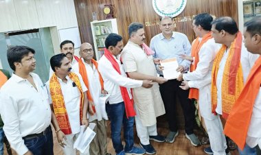 बंगाल में राष्ट्रपति शासन लगाने राष्ट्रपति के नाम रायपुर कलेक्टर को ज्ञापन