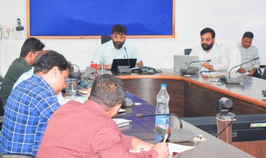 काम नहीं करने वाले ठेकेदार को पेनाल्टी लगाने के निर्देश