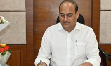 धनंजय भदौरिया बने जबलपुर के नए कमिश्नर:कार्यभार संभालकर कहा- जनसेवा में कोई कसर नहीं छोड़ेंगे, ज़मीनी स्तर पर दिखेगा काम