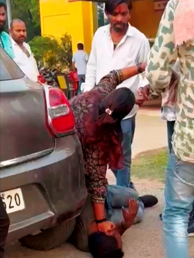 किसान के साथ मारपीट मामले में महिला नेत्री सहित 3 लोगों पर एफआईआर दर्ज