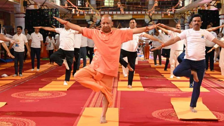 मुख्यमंत्री योगी आदित्यनाथ ने कहा- योग भारतीय मनीषा की अनुपम देन है, इसे बढ़ाने का श्रेय पीएम मोदी को