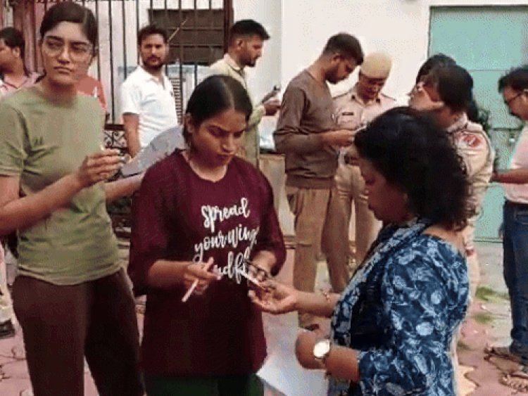 खरगोन की पहली हिंदू AIMIM पार्षद अरुणा ने छोड़ी पार्टी:ओवैसी को भेजा इस्तीफा; पति पर जान से मारने की धमकी देने का आरोप