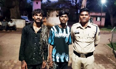 चाकू के साथ दो गिरफ्तार