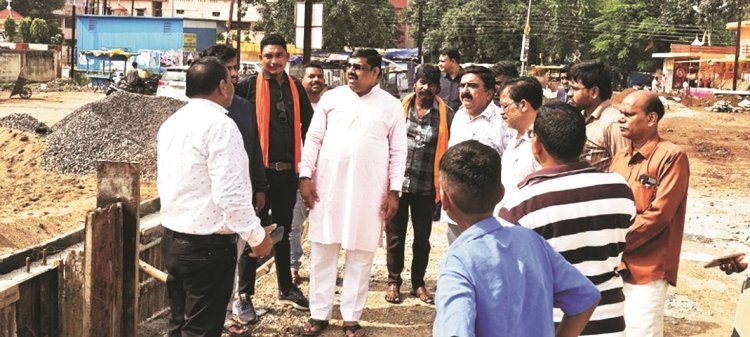 सब्जी मंडी के कार्य में तेजी लाने विधायक गजेन्द्र ने दिए निर्देश