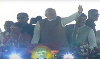धार में पीएम मोदी का भव्य स्वागत, खुली जीप से पहुंचे कार्यक्रम स्थल
