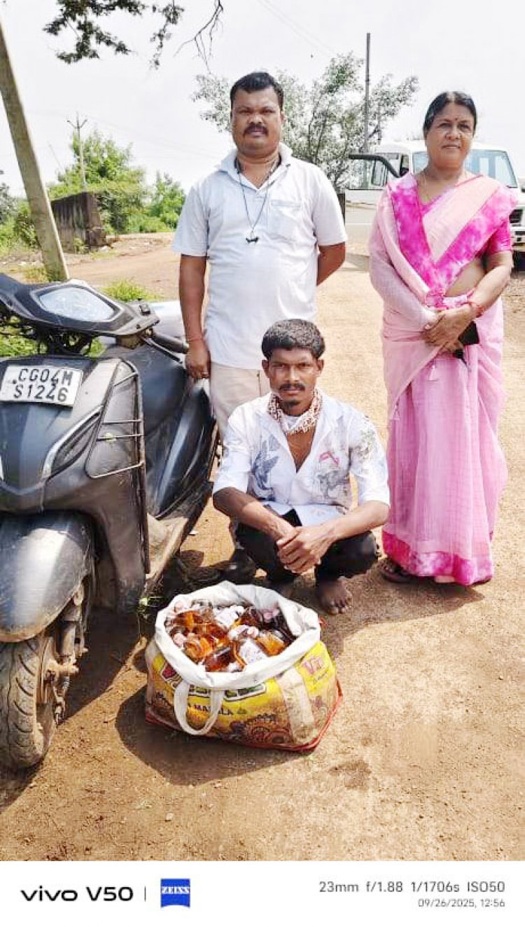 विदेशी मदिरा- स्कूटी जब्त