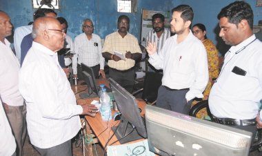 कलेक्टर ने किया सहकारी समिति सिरसाखुर्द, करंजा-भिलाई, कोडिय़ा और अहिवारा का आकस्मिक निरीक्षण