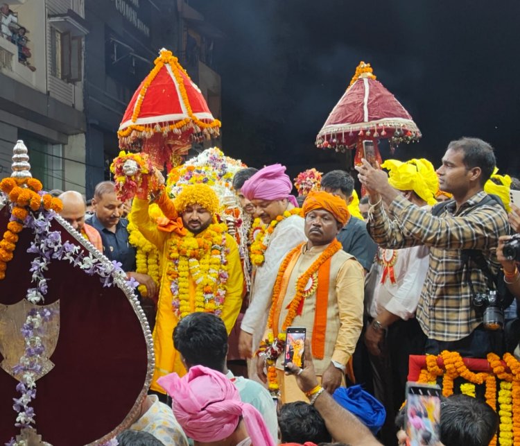 बस्तर दशहरा: माईजी की डोली का भव्य स्वागत, मावली परघाव रस्म निभाई, उमड़ी भीड़