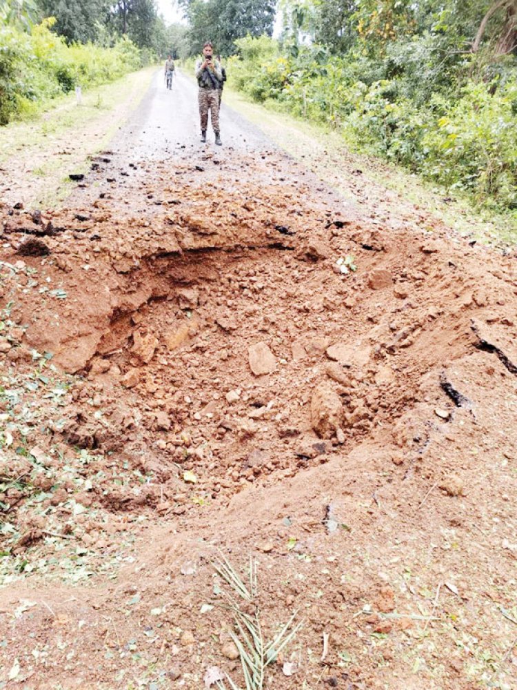 40 किलो का बम बरामद कर किया निष्क्रिय