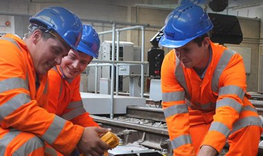 सरकारी नौकरी:पटियाला लोकोमोटिव वर्क्स में 225 पदों पर भर्ती; आवेदन की आखिरी तारीख 22 दिसंबर, 8वीं से लेकर 10वीं पास करें अप्लाई