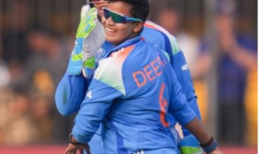 आईसीसी रैंकिंग: दीप्ति शर्मा बनी नंबर वन टी20 गेंदबाज, मंधाना को एक स्थान का नुकसान