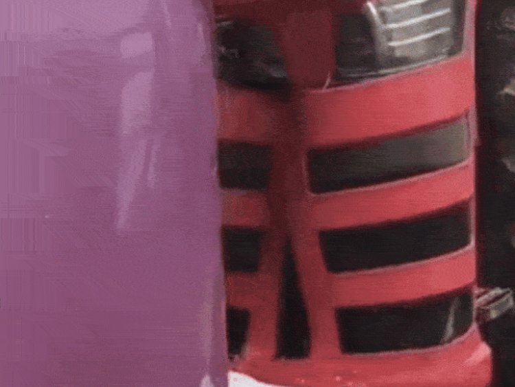 पन्ना में यात्री बस-ट्रैक्टर की टक्कर:घने कोहरे के कारण मलघन तुल्ला के पास हादसा, धान सड़क पर बिखरी