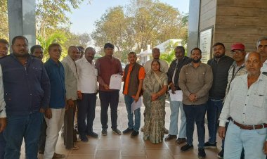 रिलायंस बायोगैस प्लांट में पैरा को लेकर विवाद, किसानों ने सौंपा ज्ञापन