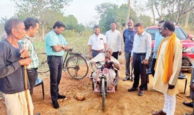 कलेक्टर ने सोनपुर में प्रस्तावित चेक  डैम स्थल का किया निरीक्षण